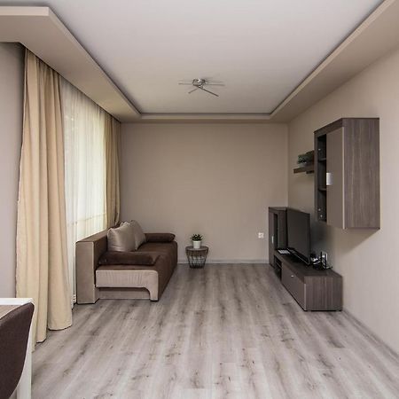 Cozy Flats Nearby Center Free Park Area Varna Exterior foto