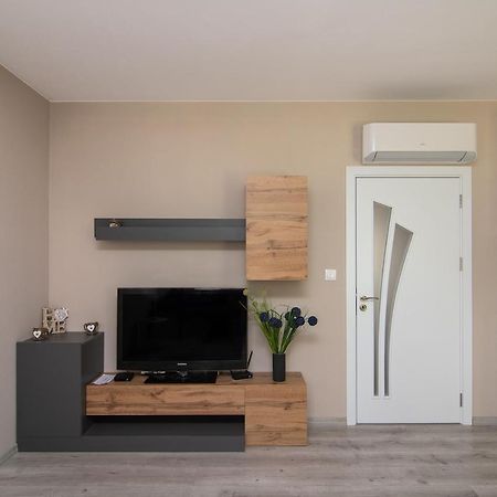 Cozy Flats Nearby Center Free Park Area Varna Exterior foto