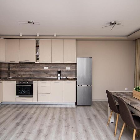 Cozy Flats Nearby Center Free Park Area Varna Exterior foto