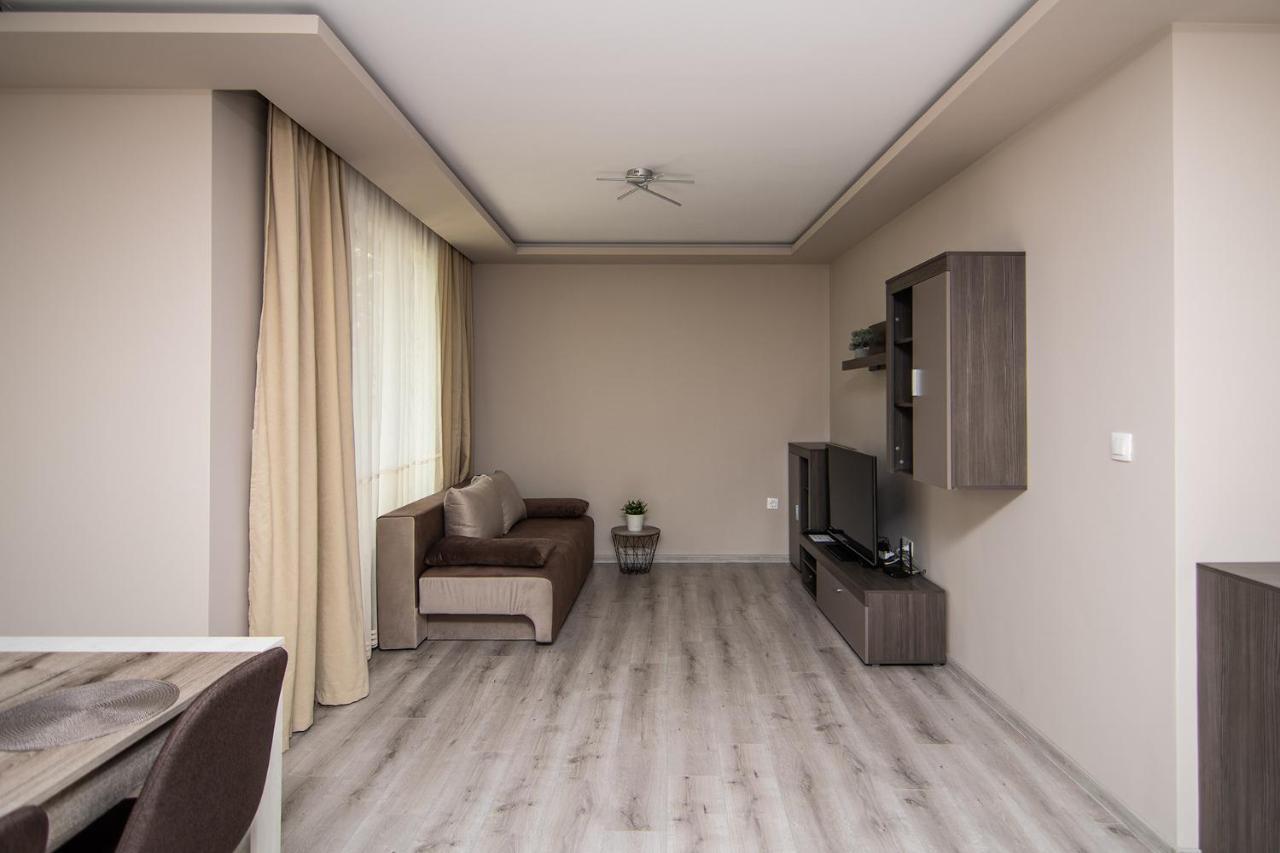 Cozy Flats Nearby Center Free Park Area Varna Exterior foto