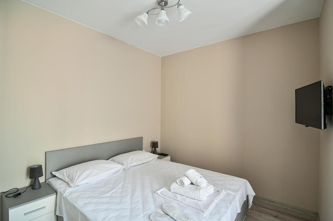 Cozy Flats Nearby Center Free Park Area Varna Exterior foto