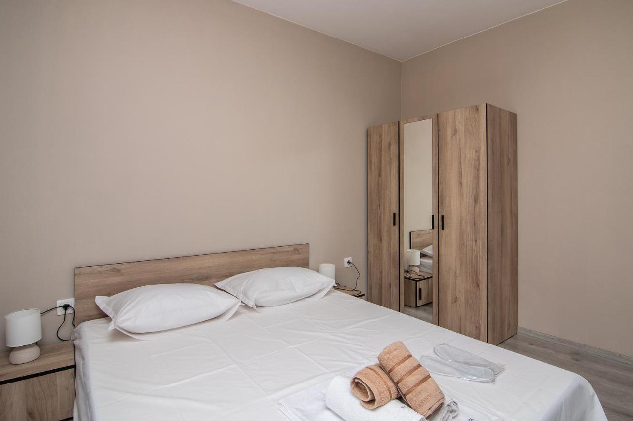 Cozy Flats Nearby Center Free Park Area Varna Exterior foto