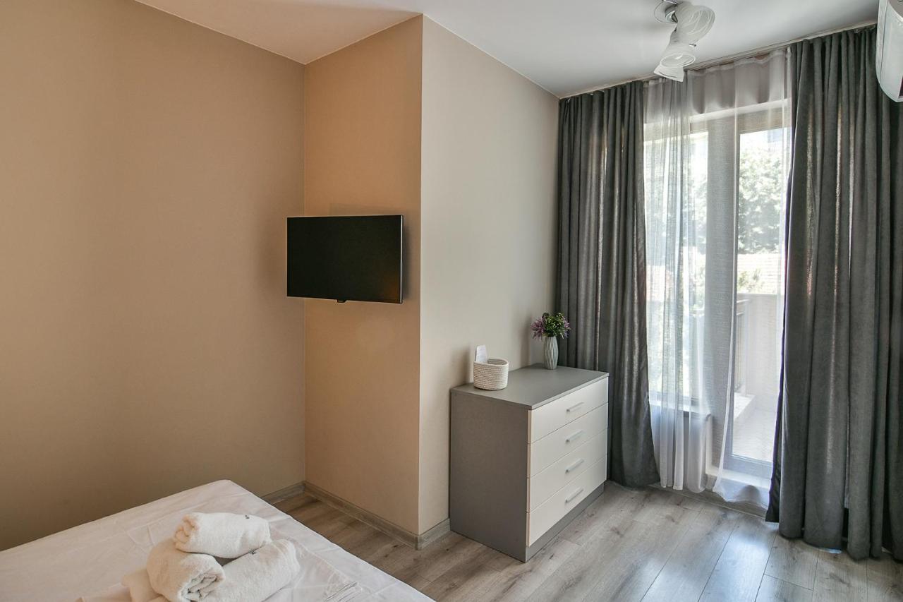 Cozy Flats Nearby Center Free Park Area Varna Exterior foto