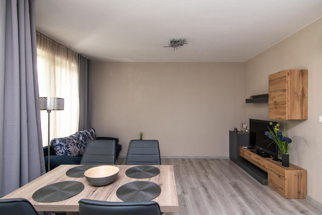 Cozy Flats Nearby Center Free Park Area Varna Exterior foto
