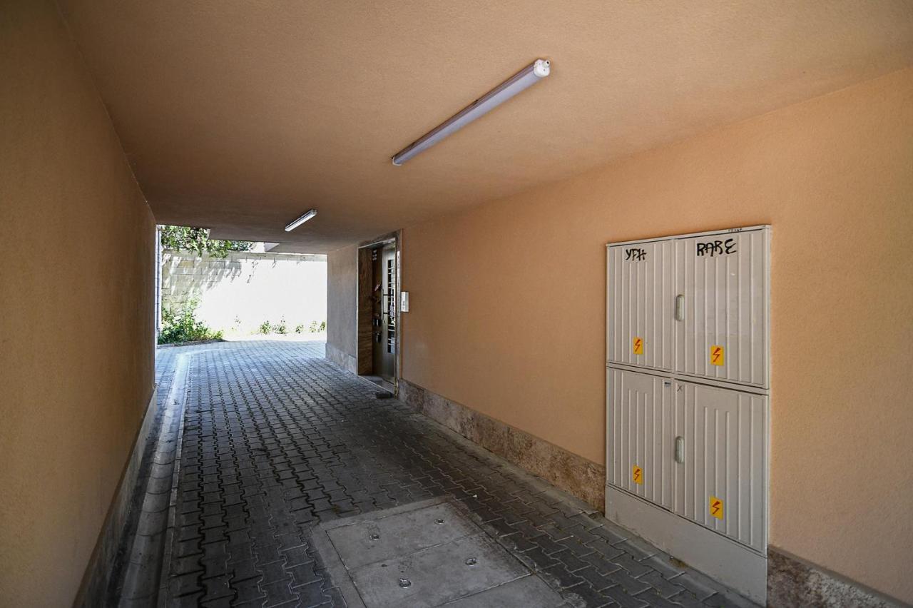 Cozy Flats Nearby Center Free Park Area Varna Exterior foto